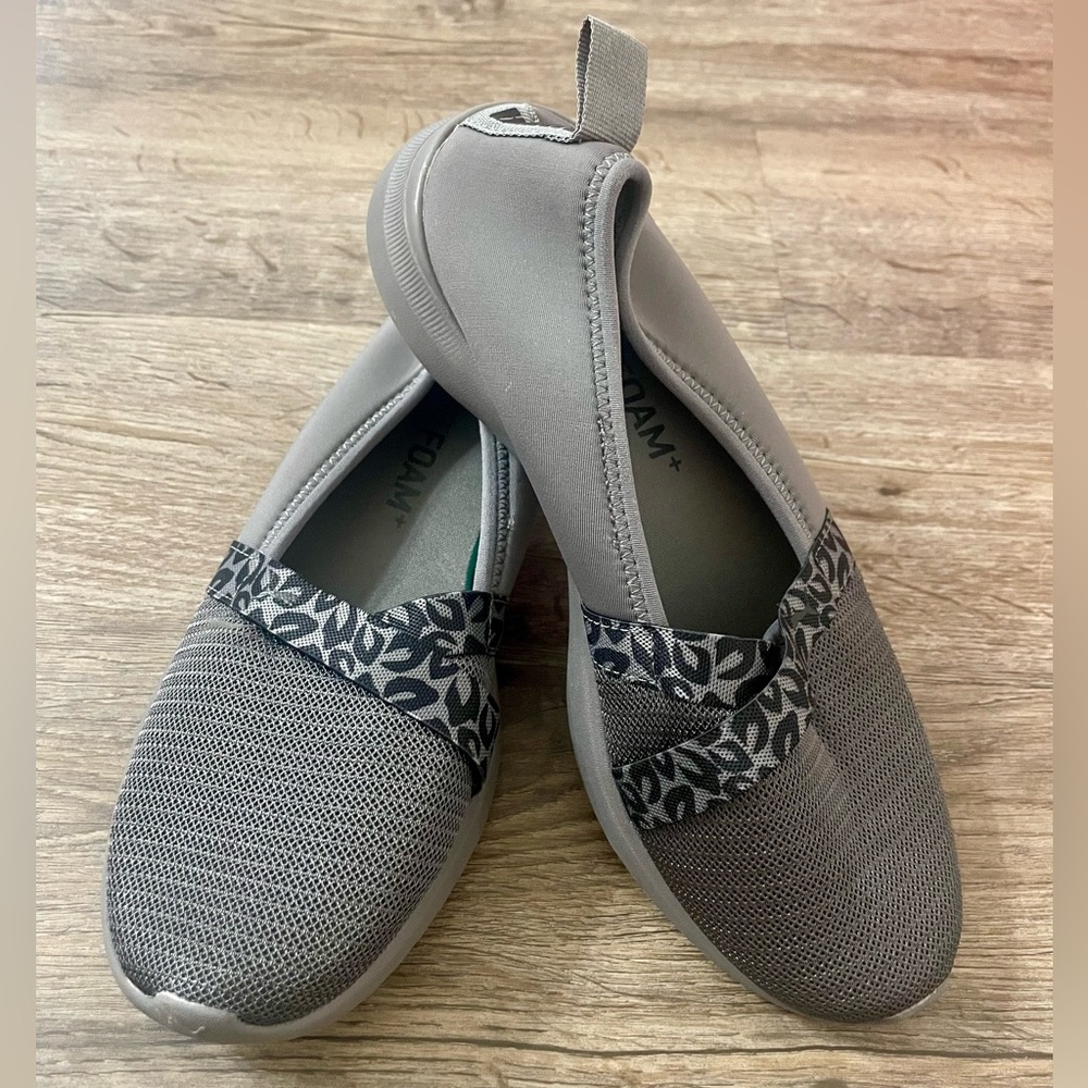 Puma. 7.5s. Women’s. Slip ons.